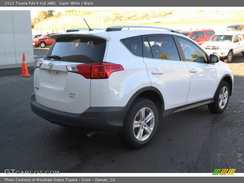 Super White / Black 2013 Toyota RAV4 XLE AWD