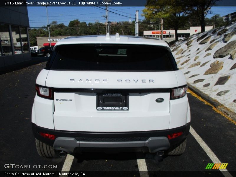 Fuji White / Ebony/Ebony 2016 Land Rover Range Rover Evoque SE