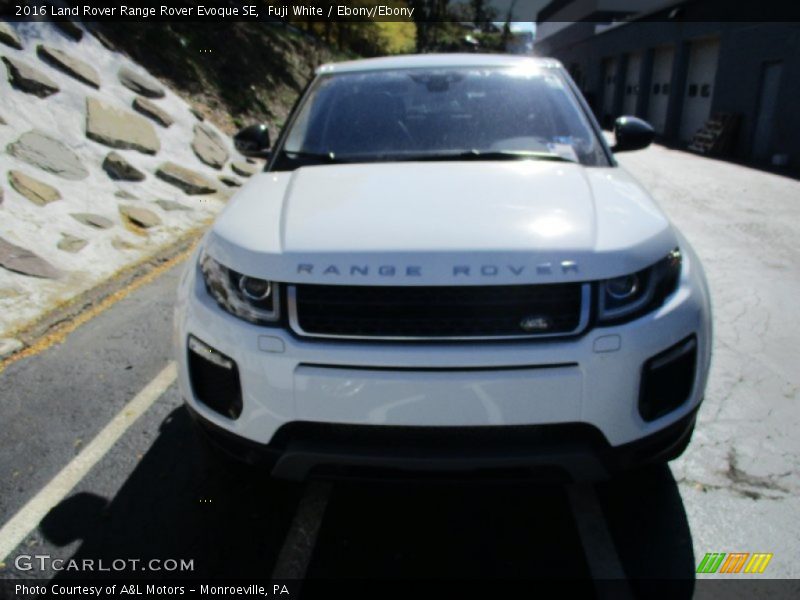 Fuji White / Ebony/Ebony 2016 Land Rover Range Rover Evoque SE