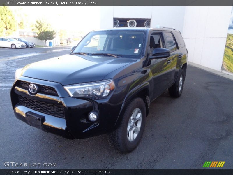 Front 3/4 View of 2015 4Runner SR5 4x4