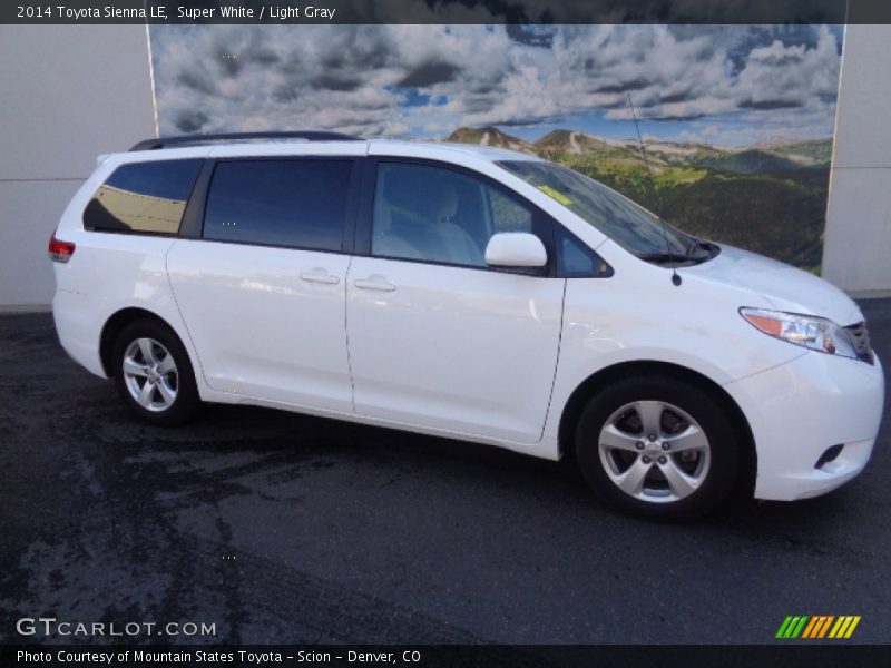 Super White / Light Gray 2014 Toyota Sienna LE