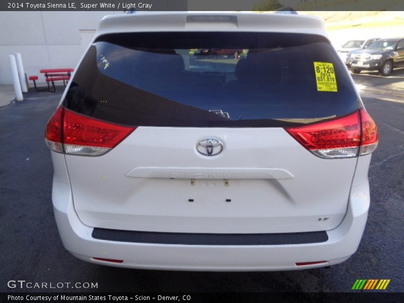 Super White / Light Gray 2014 Toyota Sienna LE