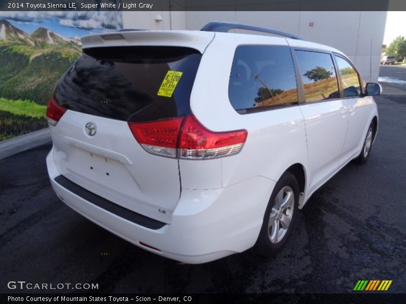 Super White / Light Gray 2014 Toyota Sienna LE