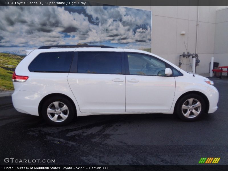 Super White / Light Gray 2014 Toyota Sienna LE