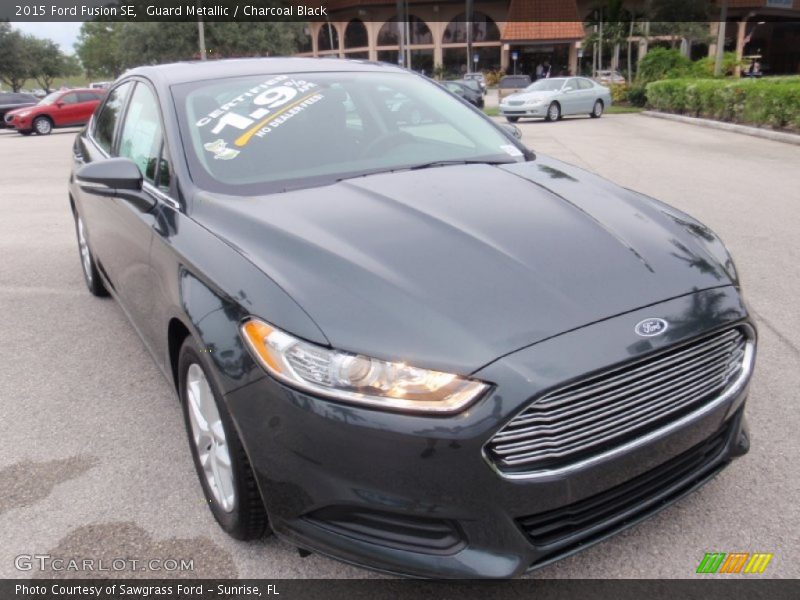Guard Metallic / Charcoal Black 2015 Ford Fusion SE