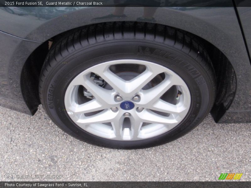 Guard Metallic / Charcoal Black 2015 Ford Fusion SE