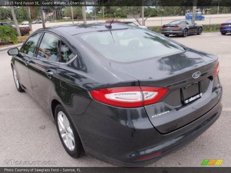 Guard Metallic / Charcoal Black 2015 Ford Fusion SE