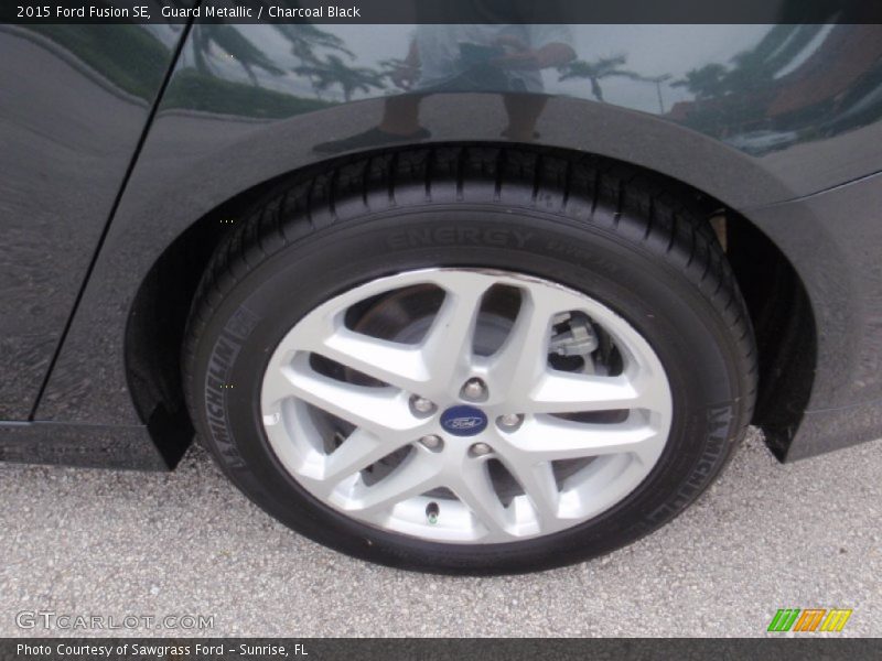 Guard Metallic / Charcoal Black 2015 Ford Fusion SE