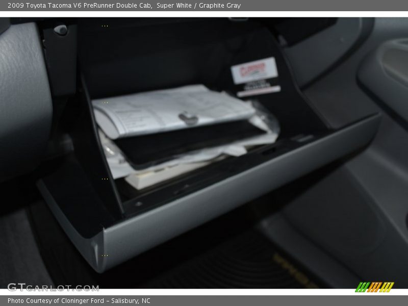 Super White / Graphite Gray 2009 Toyota Tacoma V6 PreRunner Double Cab