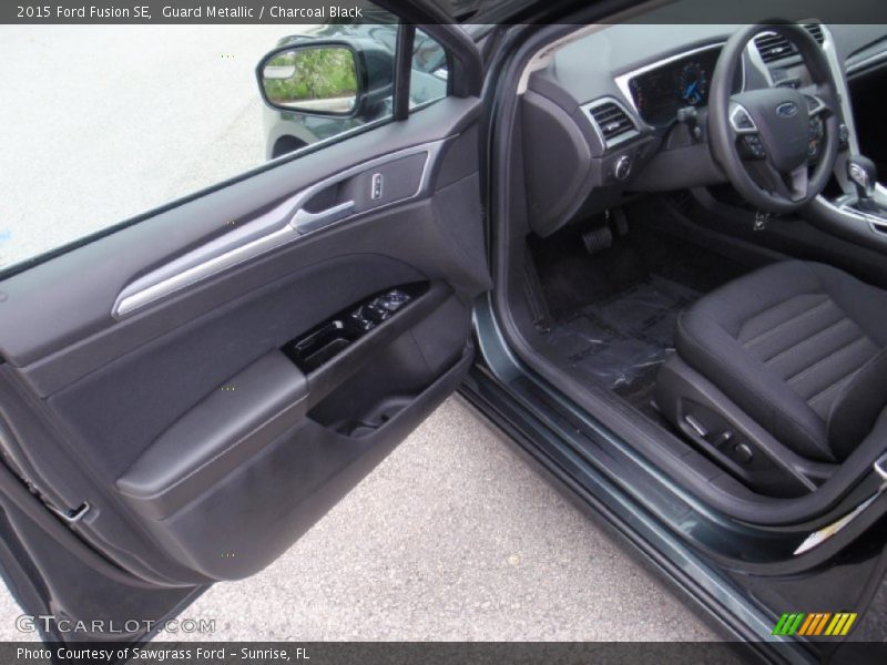 Guard Metallic / Charcoal Black 2015 Ford Fusion SE