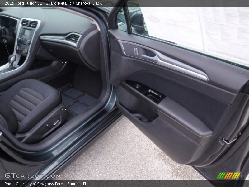 Guard Metallic / Charcoal Black 2015 Ford Fusion SE