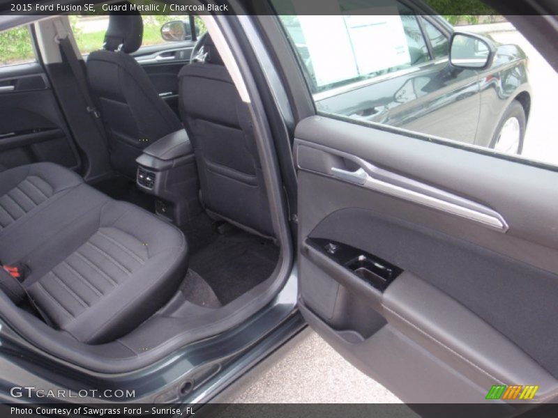 Guard Metallic / Charcoal Black 2015 Ford Fusion SE