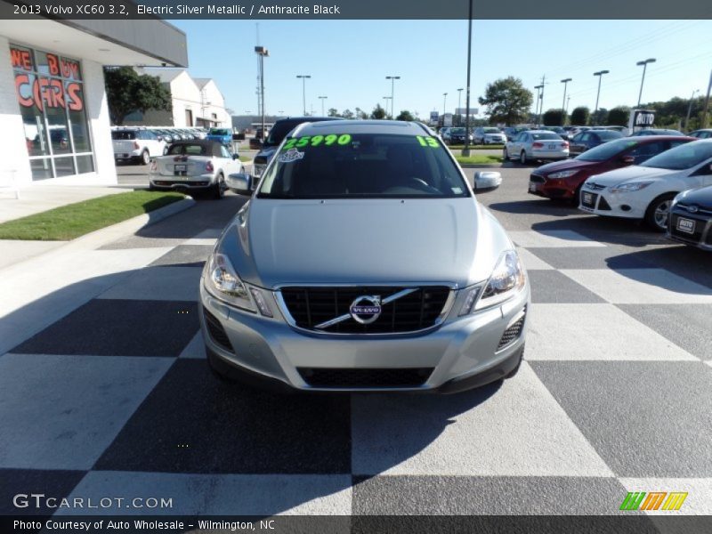 Electric Silver Metallic / Anthracite Black 2013 Volvo XC60 3.2