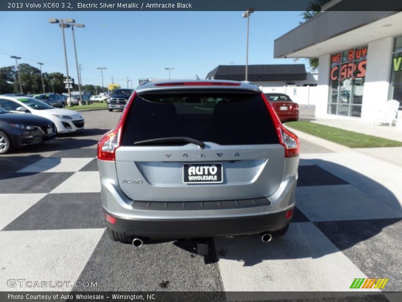 Electric Silver Metallic / Anthracite Black 2013 Volvo XC60 3.2