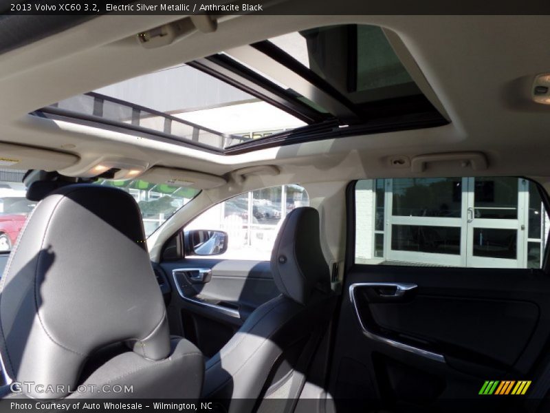 Electric Silver Metallic / Anthracite Black 2013 Volvo XC60 3.2