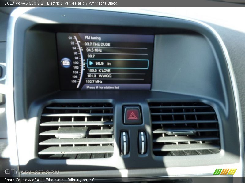 Electric Silver Metallic / Anthracite Black 2013 Volvo XC60 3.2