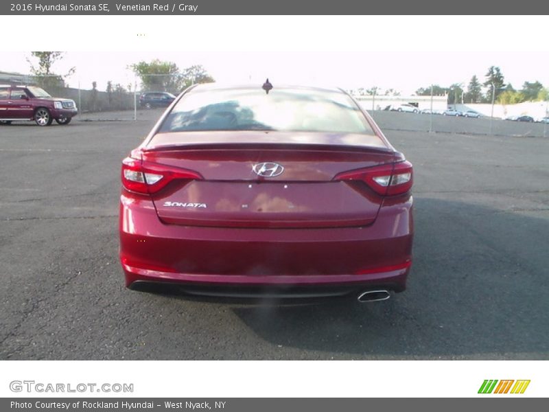 Venetian Red / Gray 2016 Hyundai Sonata SE