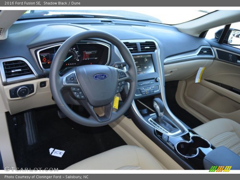 2016 Fusion SE Dune Interior