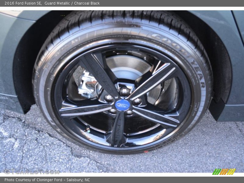 Guard Metallic / Charcoal Black 2016 Ford Fusion SE