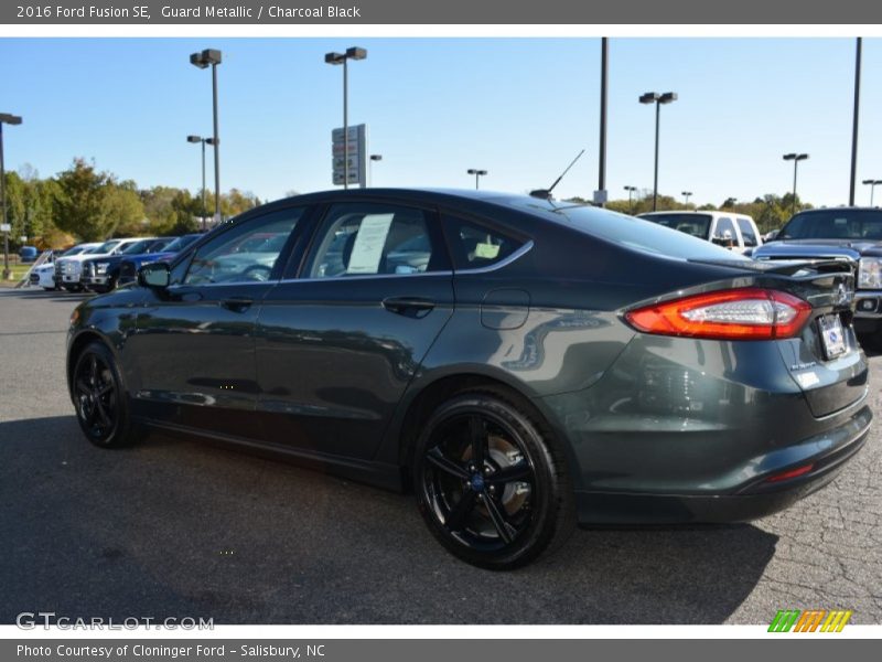 Guard Metallic / Charcoal Black 2016 Ford Fusion SE