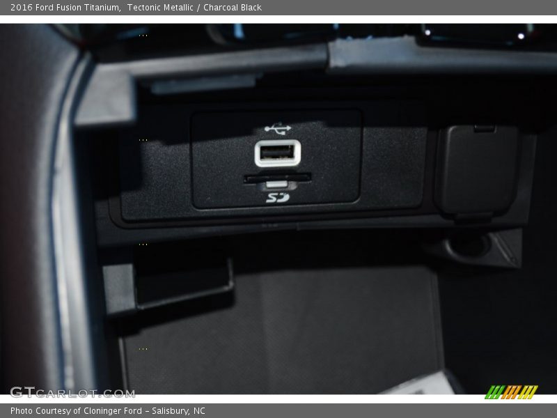 Tectonic Metallic / Charcoal Black 2016 Ford Fusion Titanium