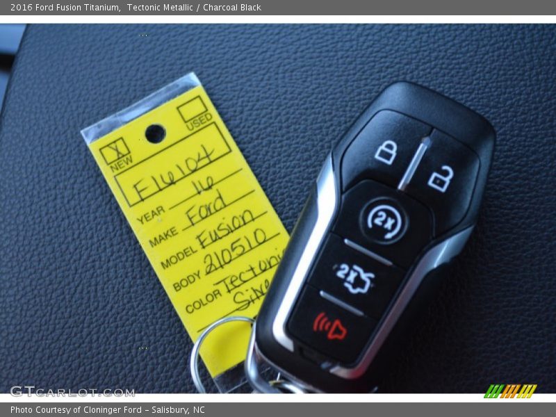 Tectonic Metallic / Charcoal Black 2016 Ford Fusion Titanium