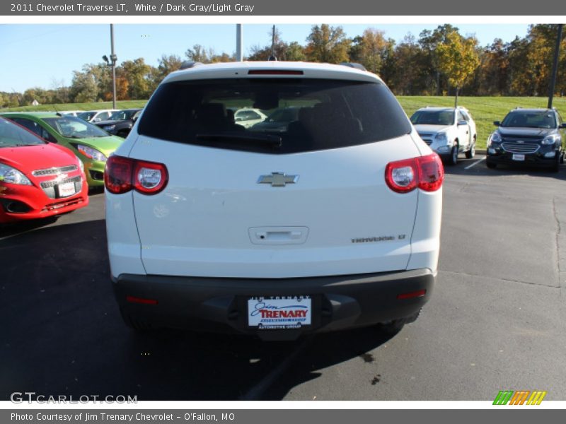 White / Dark Gray/Light Gray 2011 Chevrolet Traverse LT