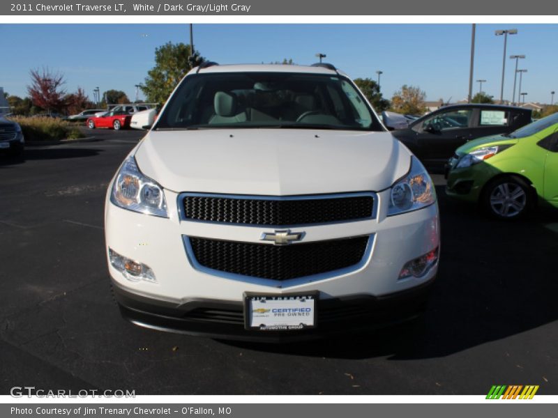 White / Dark Gray/Light Gray 2011 Chevrolet Traverse LT