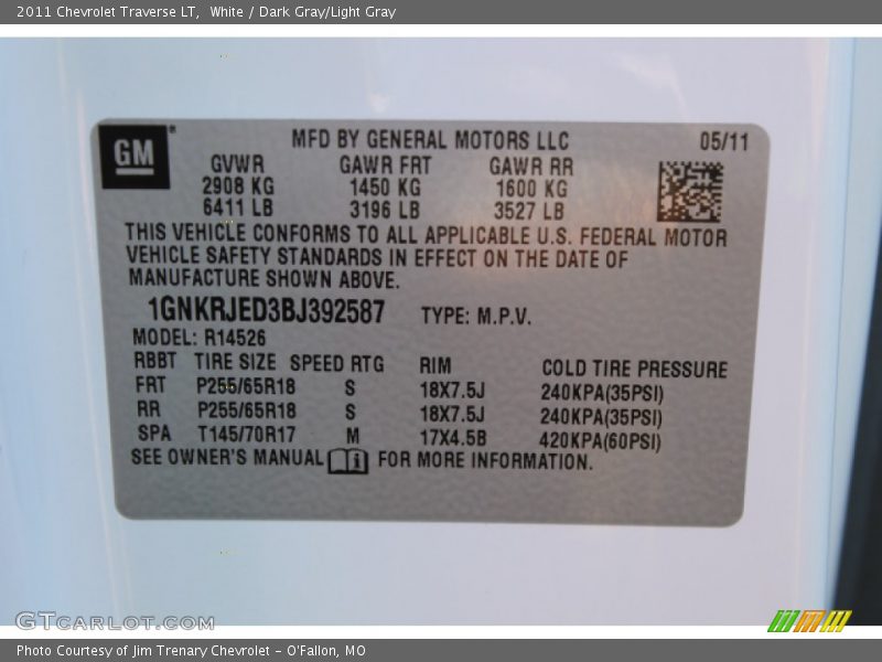 White / Dark Gray/Light Gray 2011 Chevrolet Traverse LT