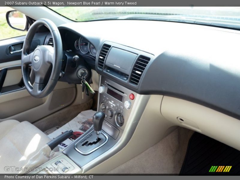 Newport Blue Pearl / Warm Ivory Tweed 2007 Subaru Outback 2.5i Wagon