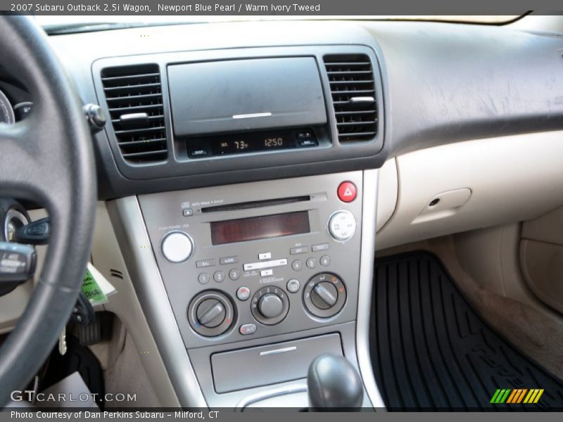 Newport Blue Pearl / Warm Ivory Tweed 2007 Subaru Outback 2.5i Wagon