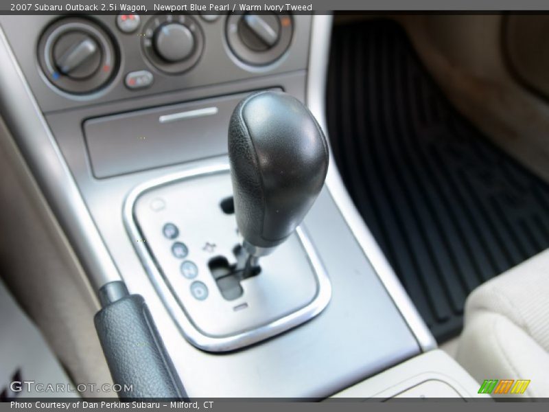 Newport Blue Pearl / Warm Ivory Tweed 2007 Subaru Outback 2.5i Wagon
