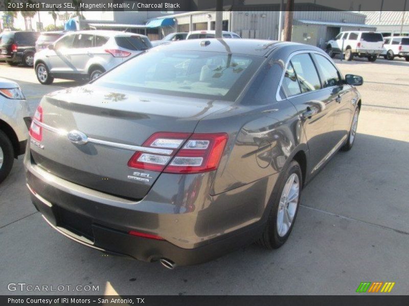 Magnetic Metallic / Charcoal Black 2015 Ford Taurus SEL