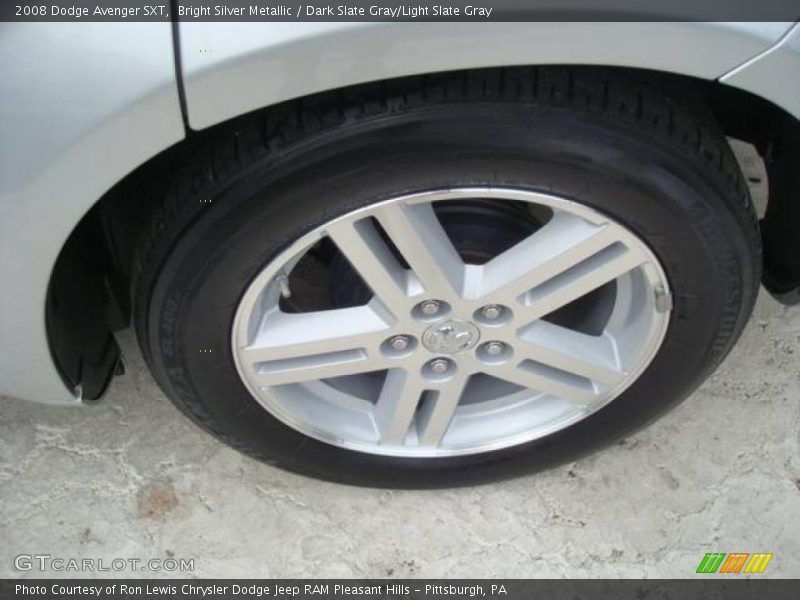 Bright Silver Metallic / Dark Slate Gray/Light Slate Gray 2008 Dodge Avenger SXT