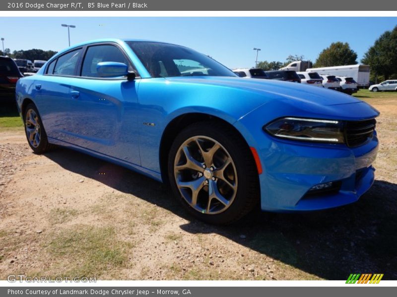 Front 3/4 View of 2016 Charger R/T