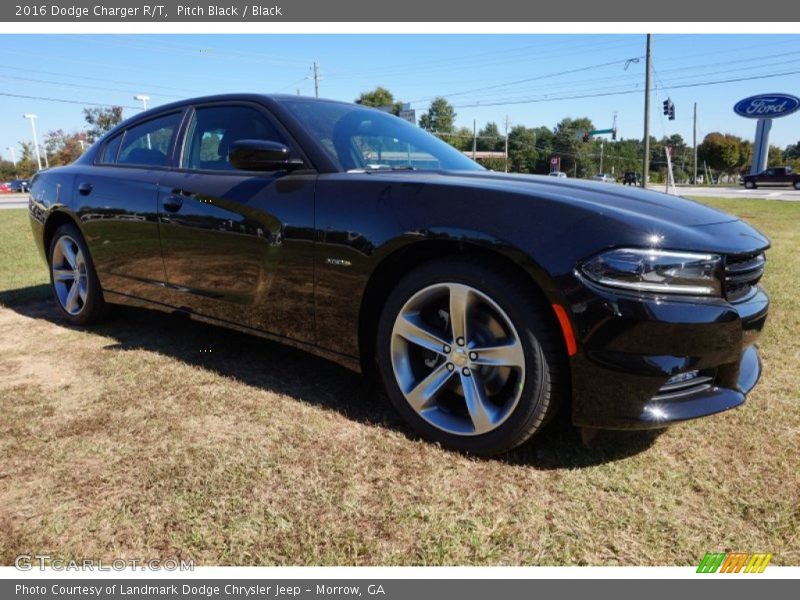 Front 3/4 View of 2016 Charger R/T