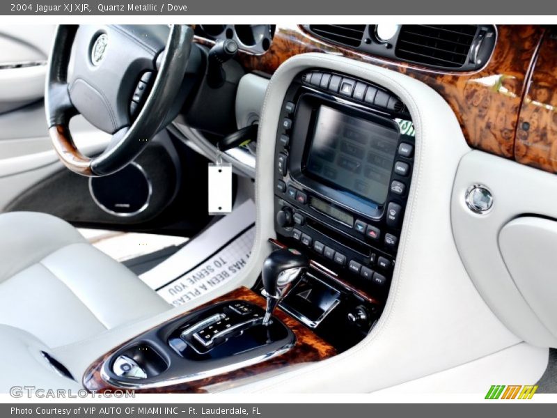 Quartz Metallic / Dove 2004 Jaguar XJ XJR