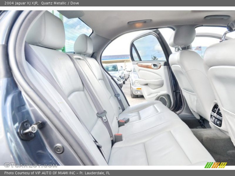 Quartz Metallic / Dove 2004 Jaguar XJ XJR