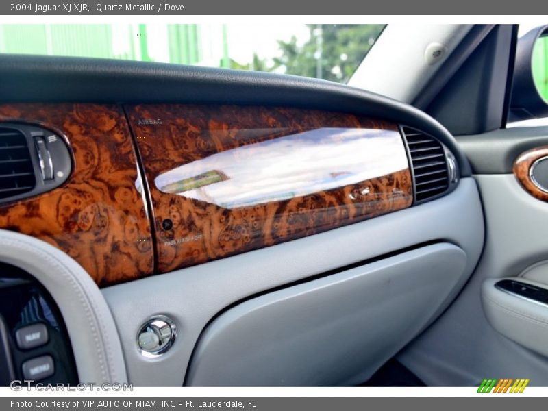 Quartz Metallic / Dove 2004 Jaguar XJ XJR
