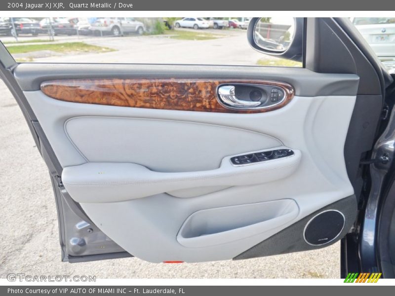 Quartz Metallic / Dove 2004 Jaguar XJ XJR