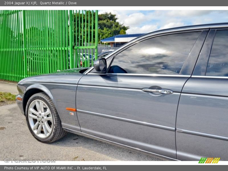 Quartz Metallic / Dove 2004 Jaguar XJ XJR