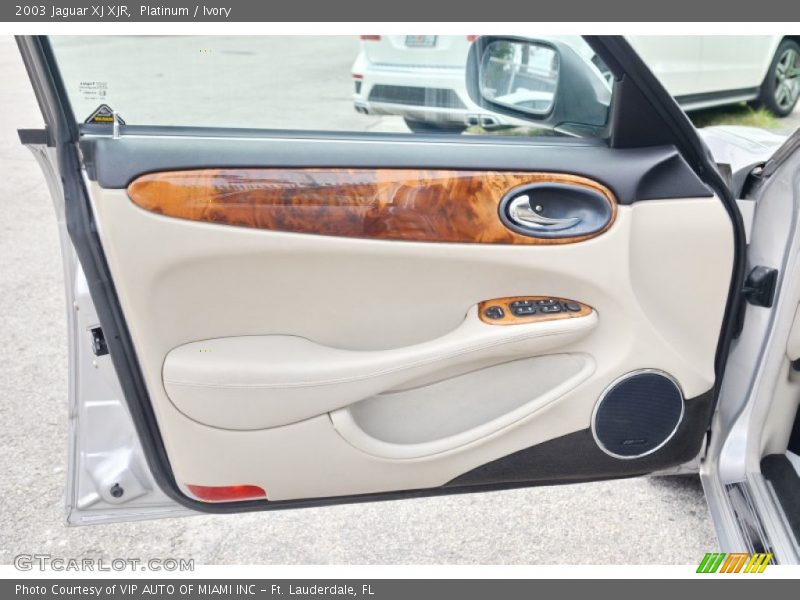 Platinum / Ivory 2003 Jaguar XJ XJR