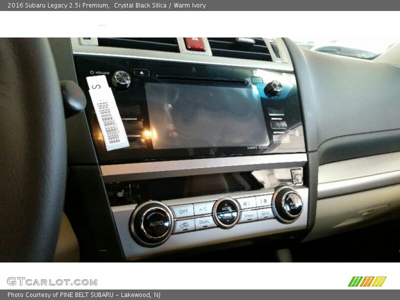 Crystal Black Silica / Warm Ivory 2016 Subaru Legacy 2.5i Premium