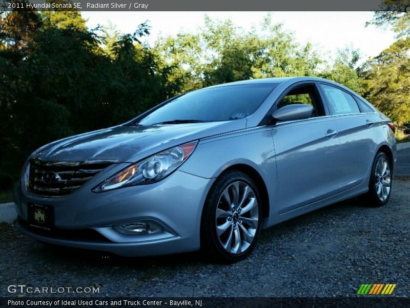 Radiant Silver / Gray 2011 Hyundai Sonata SE