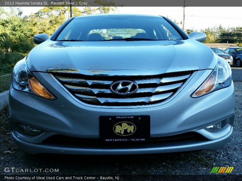 Radiant Silver / Gray 2011 Hyundai Sonata SE