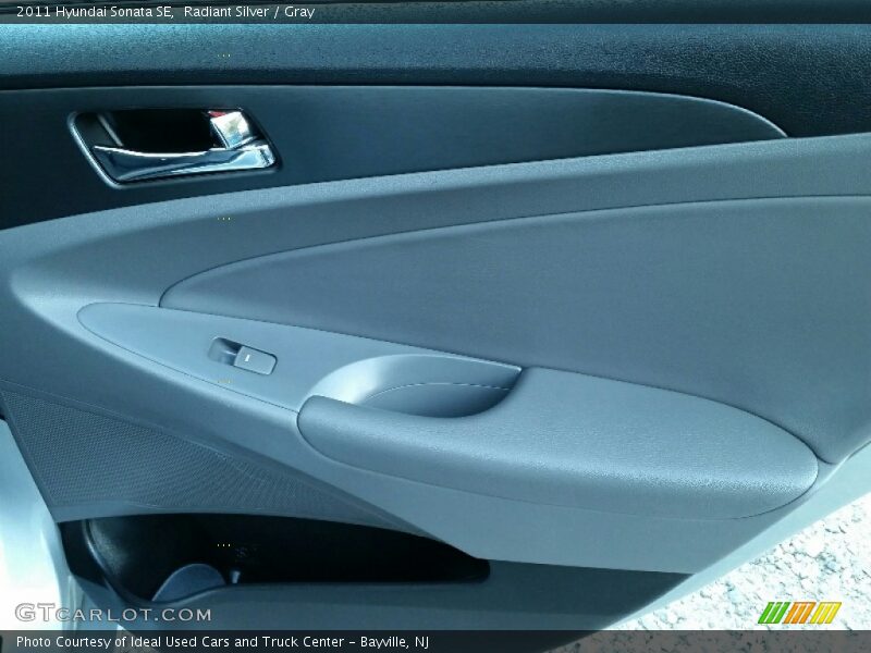 Radiant Silver / Gray 2011 Hyundai Sonata SE