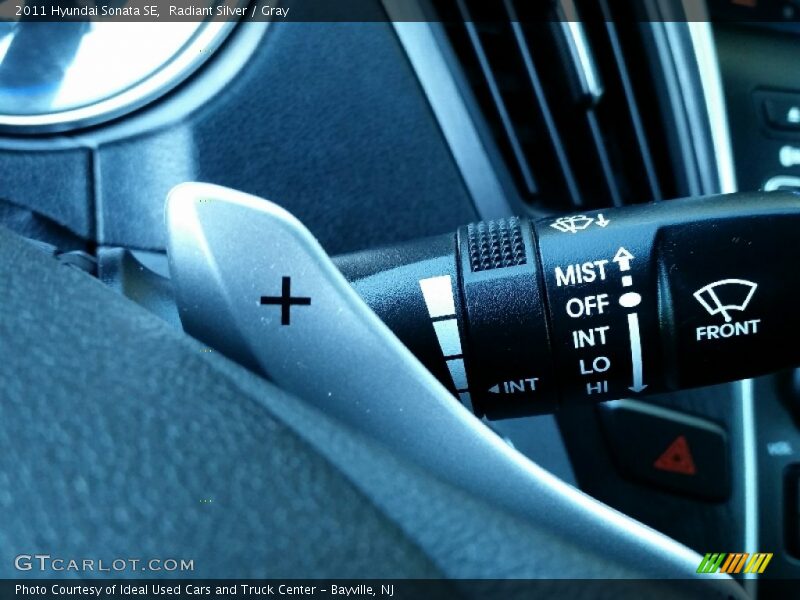 Radiant Silver / Gray 2011 Hyundai Sonata SE