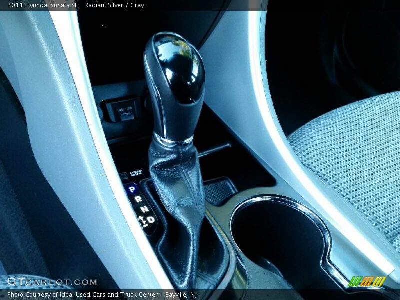 Radiant Silver / Gray 2011 Hyundai Sonata SE