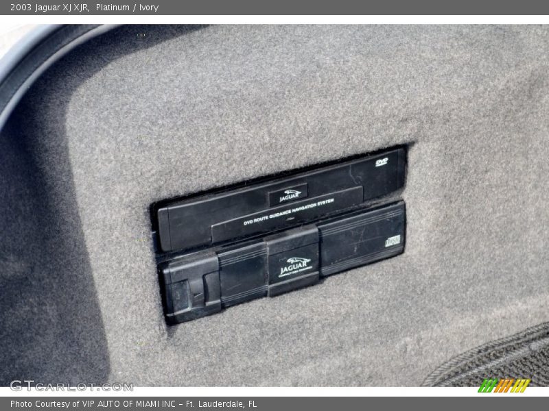 Platinum / Ivory 2003 Jaguar XJ XJR