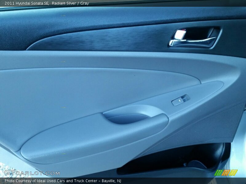 Radiant Silver / Gray 2011 Hyundai Sonata SE